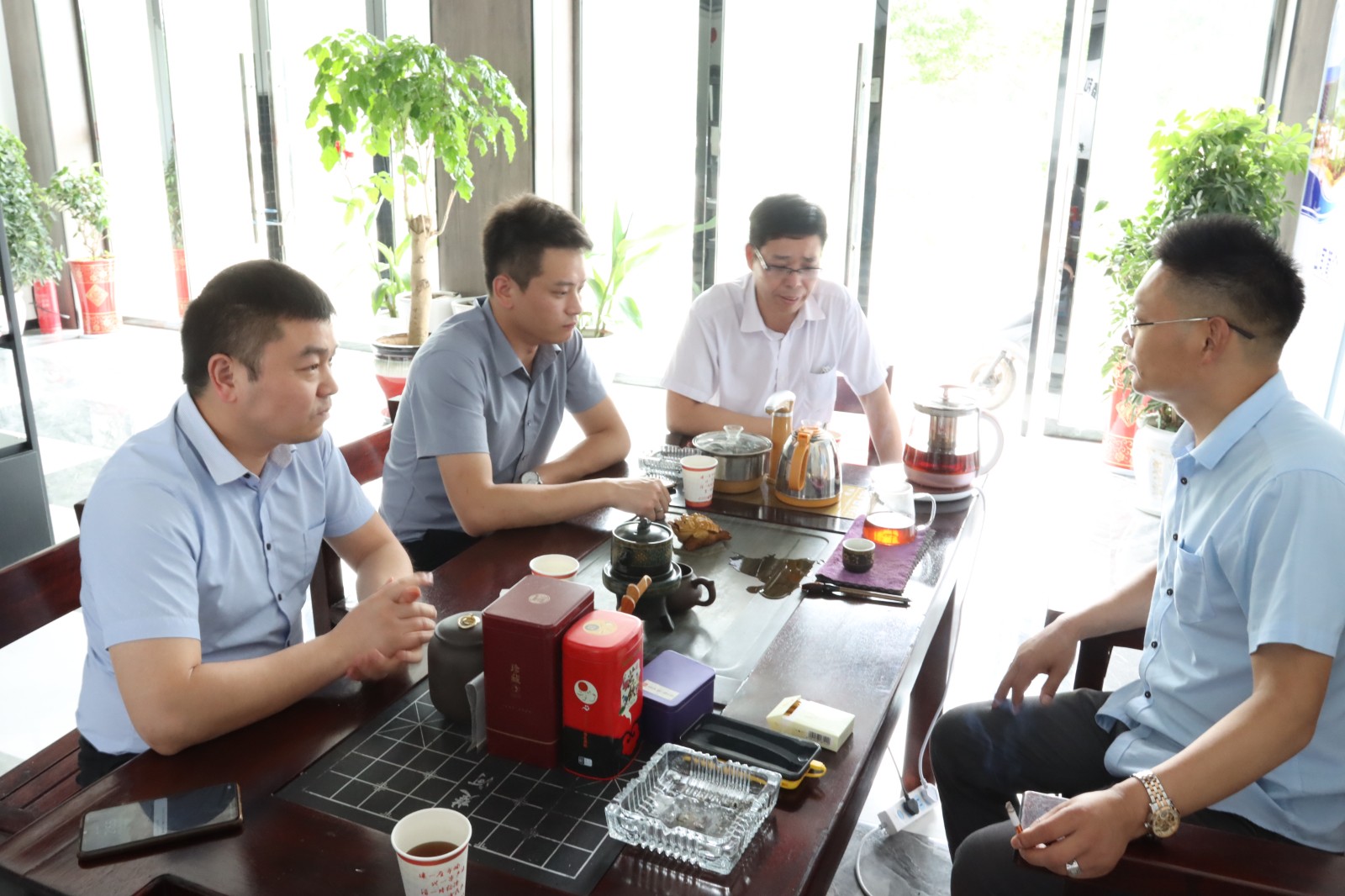 【菲律宾亚星品质服务与关切】董事长带队亲临一线，端午节巡检湖北片区